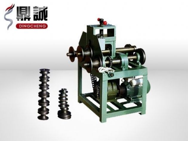 點擊查看詳細(xì)信息<br>標(biāo)題：立式多功能滾動式彎管機 閱讀次數(shù)：5393