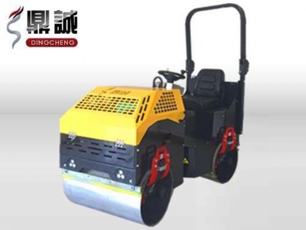 點擊查看詳細信息<br>標題：1噸全液壓振動壓路機 閱讀次數：14801